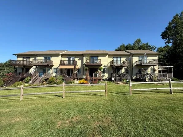 672 Evergreen Trl, Fancy Gap, VA 24328