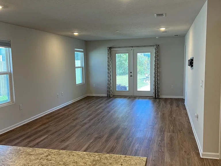 5418 Peach Dr — Photo 4