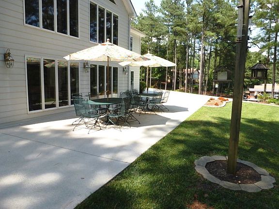 5th image of 277 Hutcheson Dr