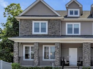 7 Regal Ct, Lakewood, NJ 08701