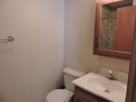 3rd image of 1047 Lincoln Dr