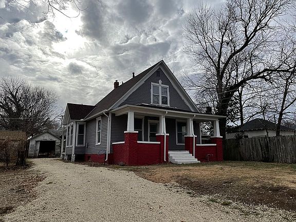 2nd image of 1009 W Ash Ave