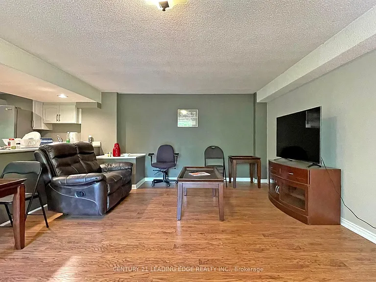61 Garden St #LOWER — Photo 5