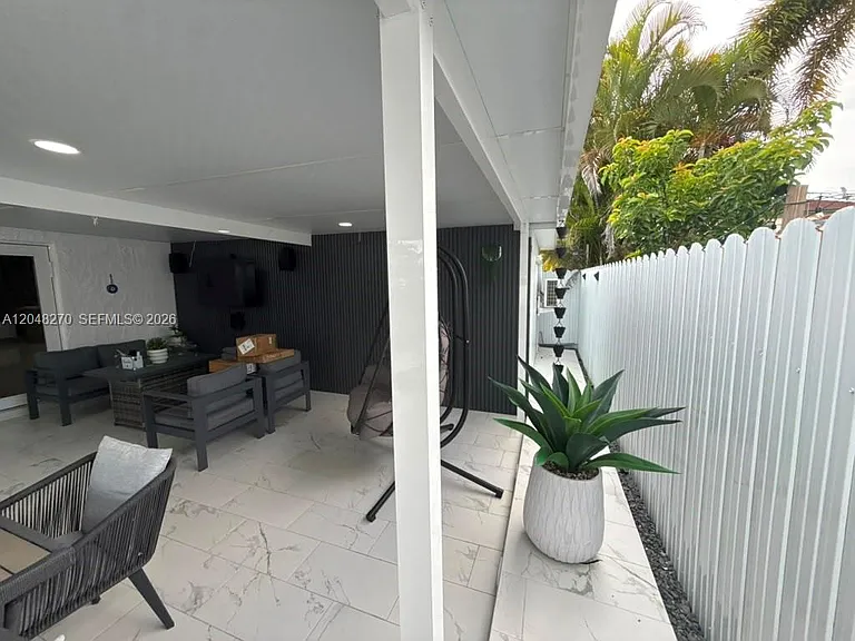 14305 SW 182nd Ter — Photo 22
