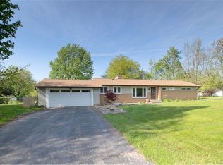 5180 Ledge Ln, Williamsville, NY 14221