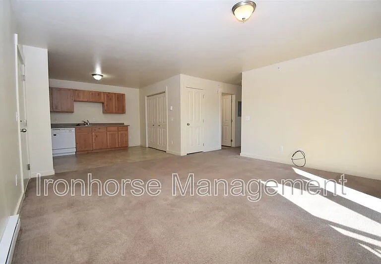 807 W Villard St #21 — Photo 3
