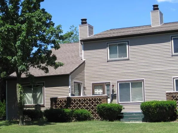 237 Whitehills Dr, East Lansing, MI 48823