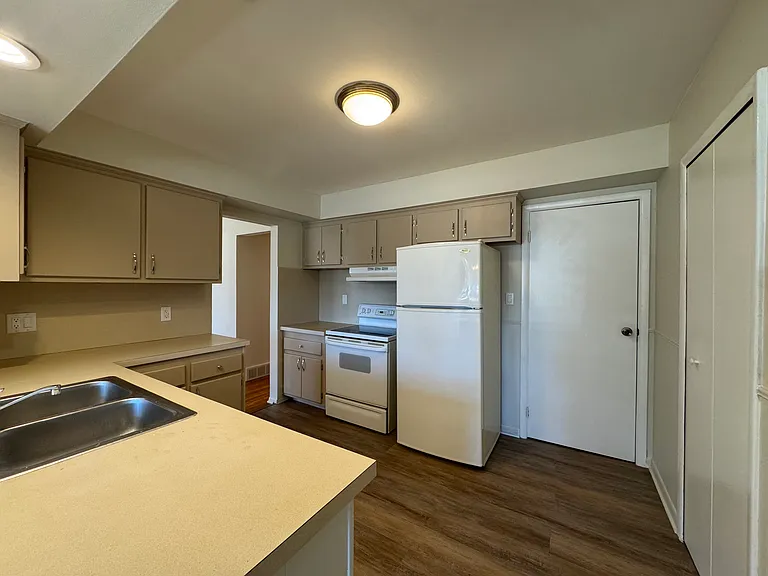 2235 Chesley Dr — Photo 14