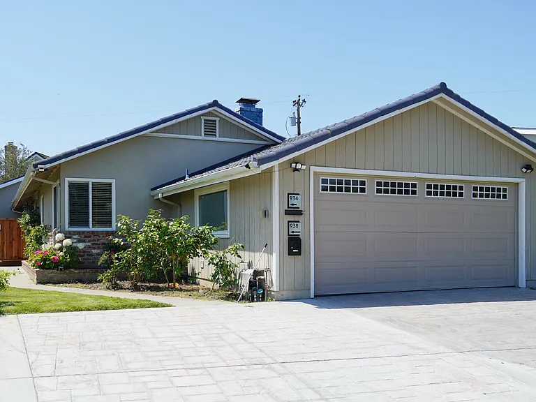 938 Heatherstone Ave — Photo 1