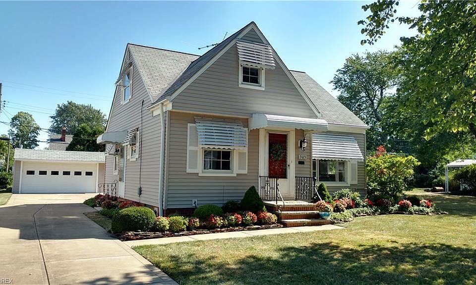 1st image of 305 E 326th St