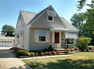 305 E 326th St, Eastlake, OH 44095