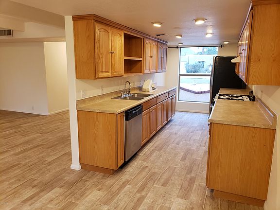 4th image of 3550 E Cannon Dr