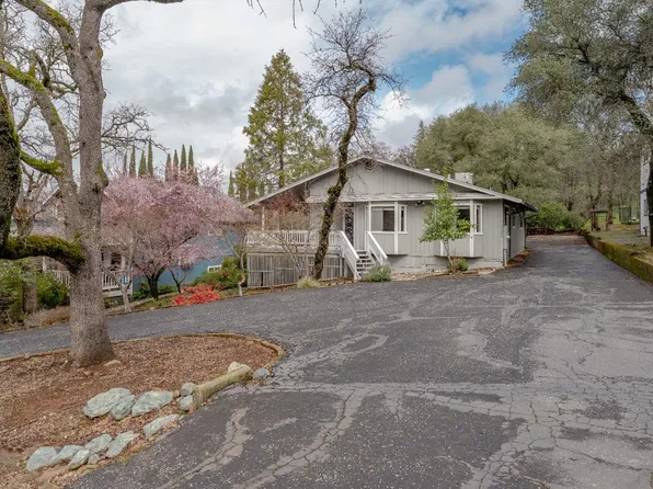 11530 Torrey Pines Dr, Auburn, CA 95602