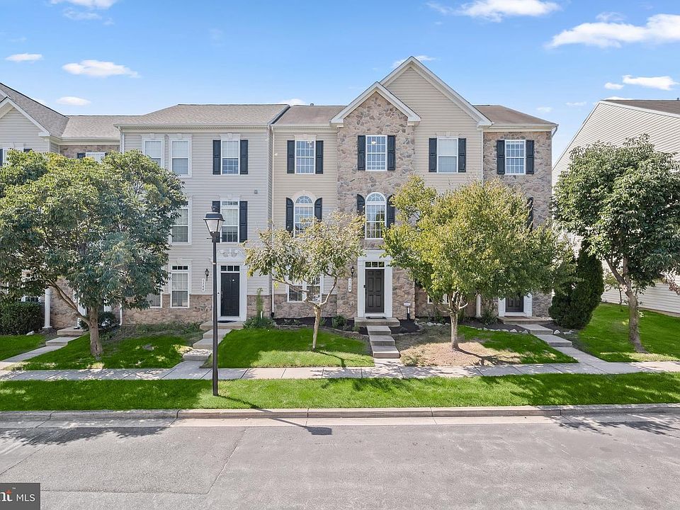 1st image of 1748 Theale Way