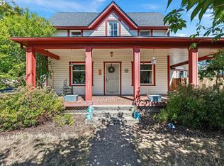 1142 Ash Ave, Cottage Grove, OR 97424