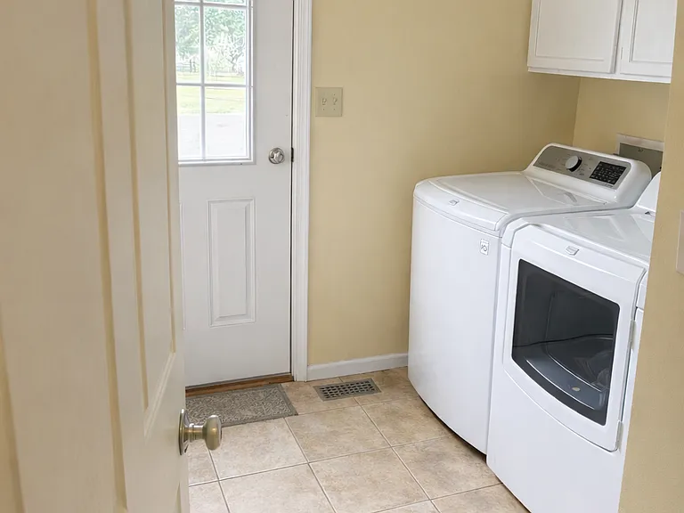 504 Ethel Ct — Photo 15