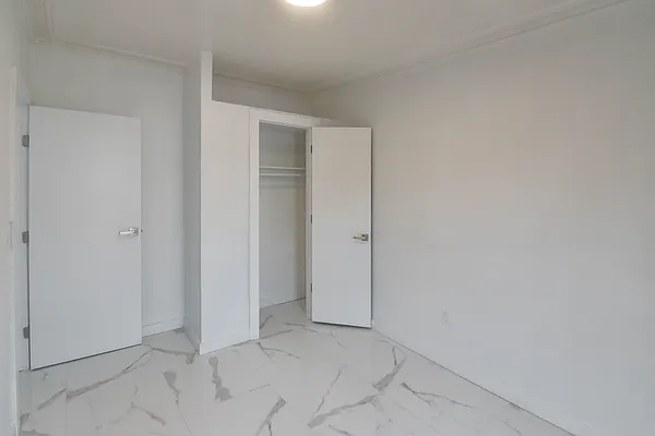 Rented by The Agency | media 10