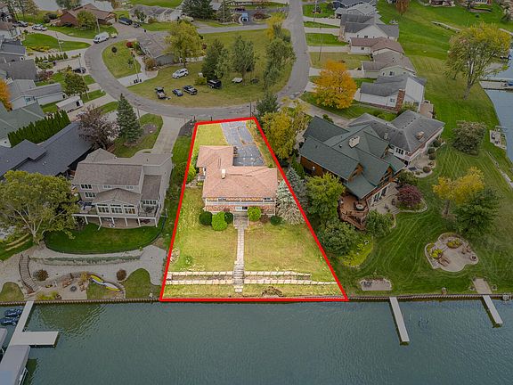 4th image of 164 Cannes Cir