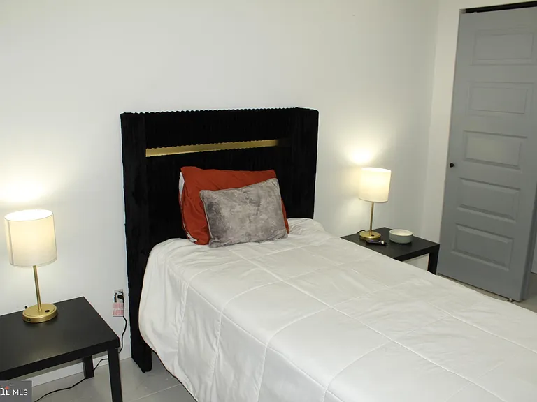 3017 Ridge Ave #A — Photo 45
