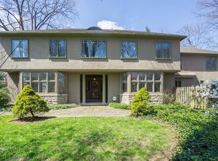 2785 Edgehill Rd, Cleveland Heights, OH 44106