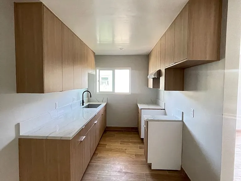 1819 S Manhattan Pl — Photo 5