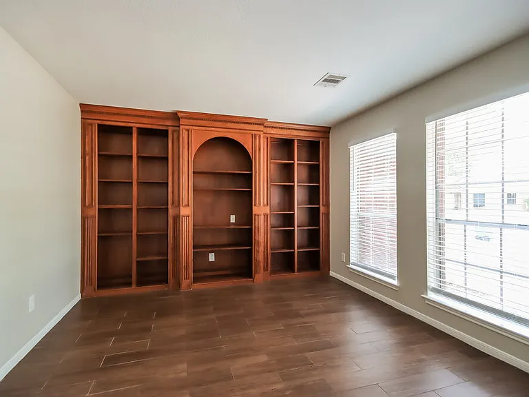 5015 Cupids Bower Ct — Photo 9