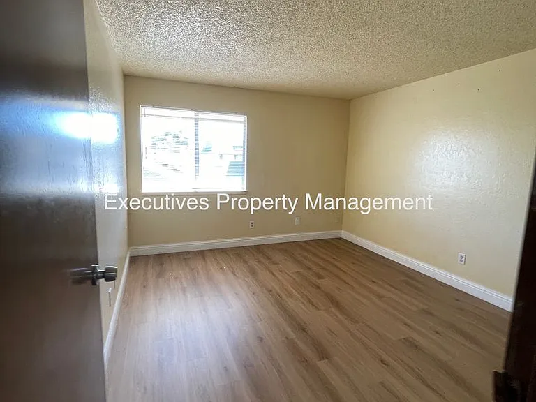 4909 N Winery Cir #101 — Photo 12