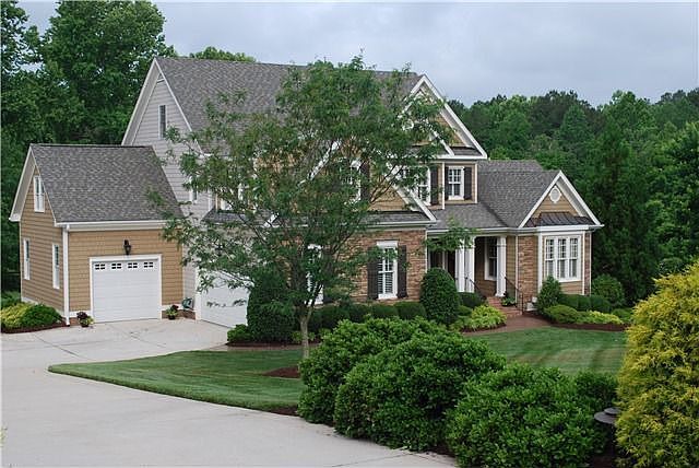 2nd image of 1413 Ballyclare Ct