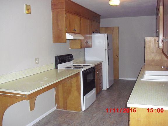 Large kitchen with extra counter space