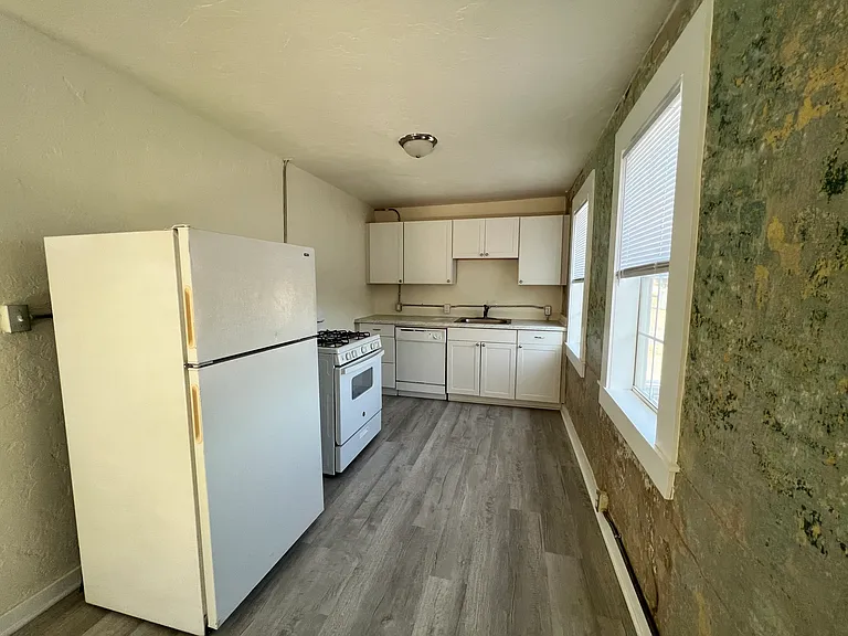 115 N Main St #11 — Photo 5