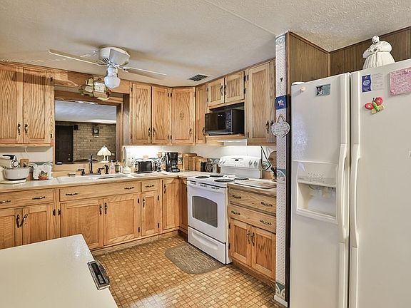 3rd image of 10719 Dixon Dr