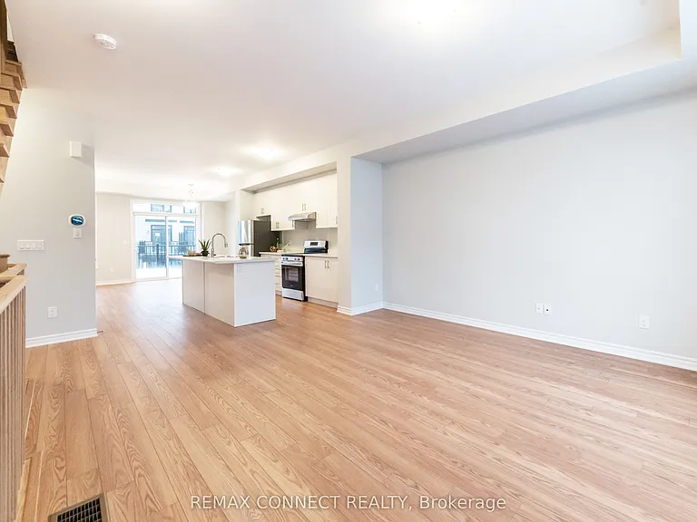 1028 Dyas Ave — Photo 7