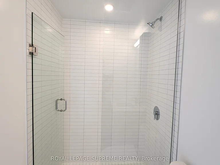 86 Dundas St E #402 — Photo 16