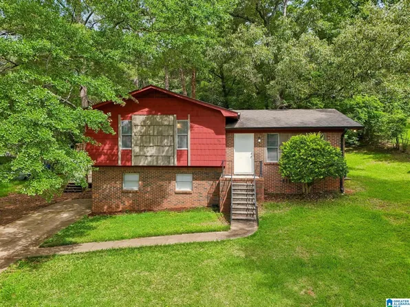 1220 27th Ave N, Hueytown, AL 35023