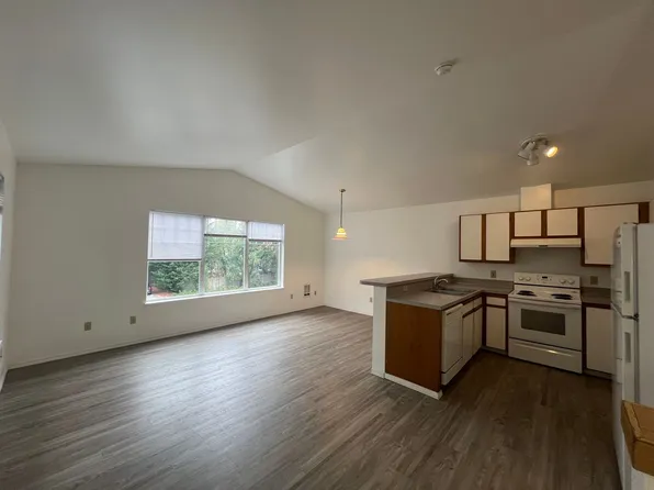 4 Bed 2 Bath 2 Car Garage Unit Close to WWU and Fairhaven, 2322 Happy Ct, Bellingham, WA 98225