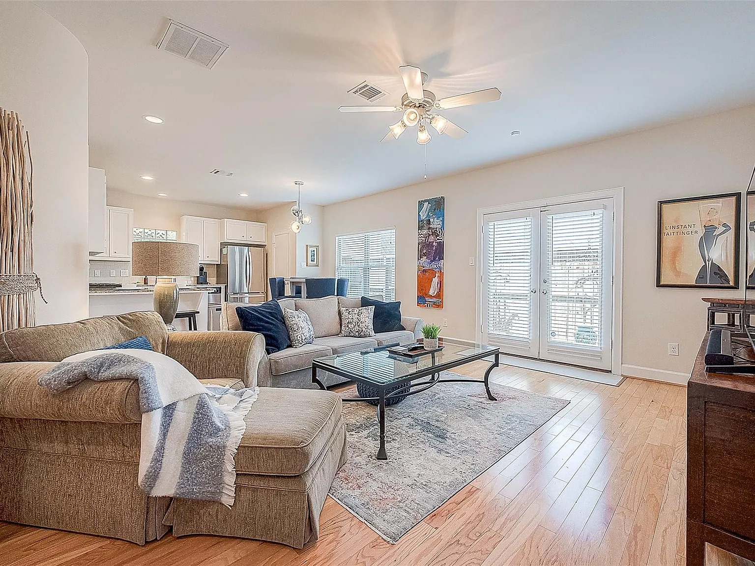 3 bed, 2.5 bath, 1714 sqft, $3,200 — Photo 1