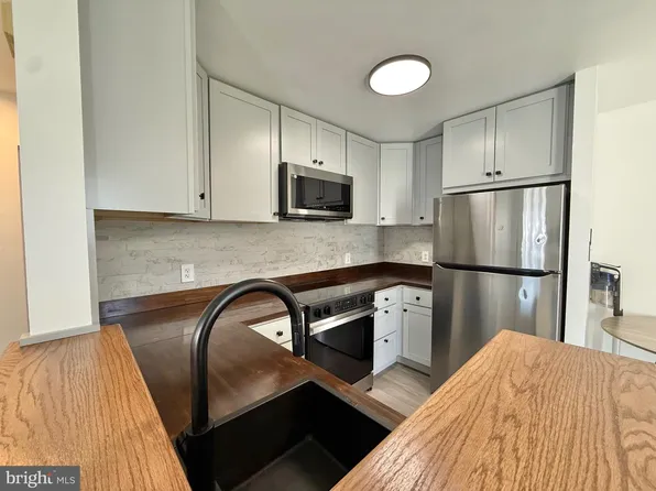 1334 W Wyomissing Ct APT L, Reading, PA 19609