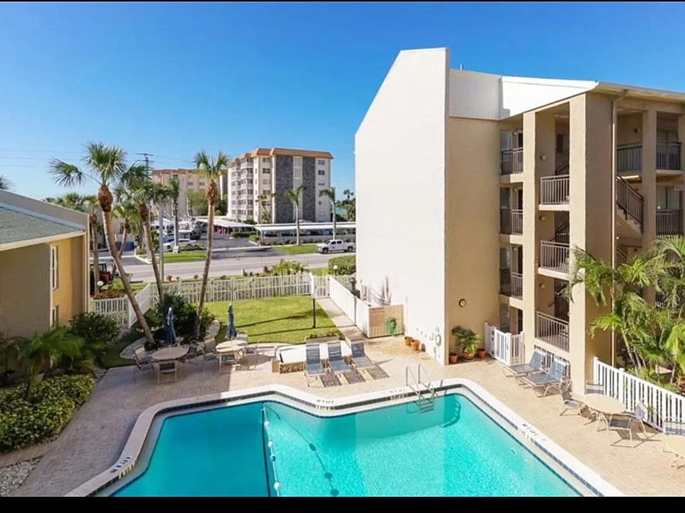 845 Benjamin Franklin Dr #302