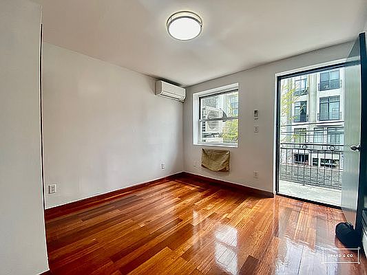4th image of 58 Ten Eyck St Unit 2B