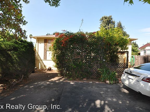 2nd image of 547 Runnymede St