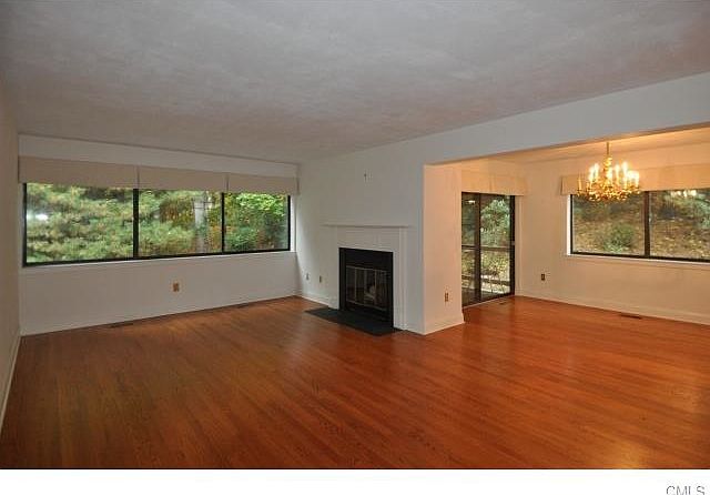 2nd image of 26 Whitney Gln