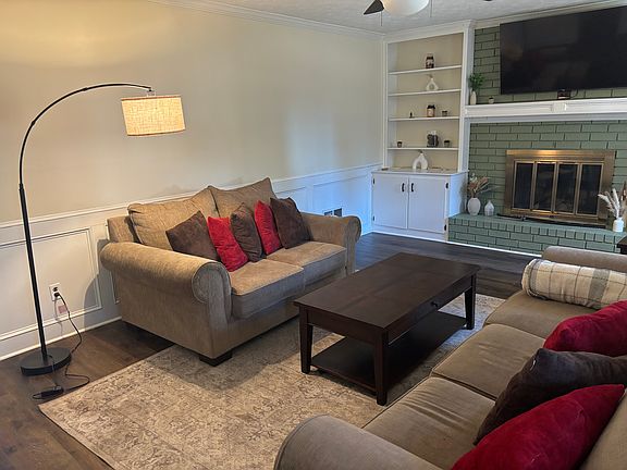 5th image of 2785 Kinnett Dr SW