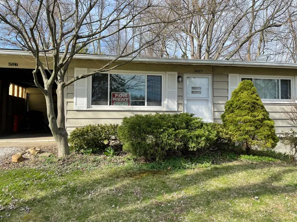 4527 2nd St NW, Canton, OH 44708