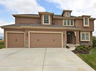 9035 N Cypress Ave, Kansas City, MO 64156