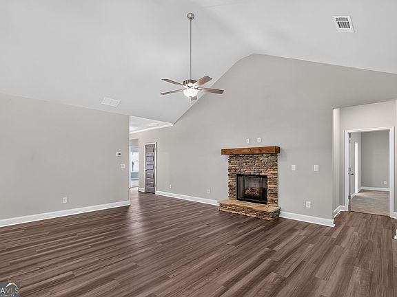 5th image of 131 Holtz Dr