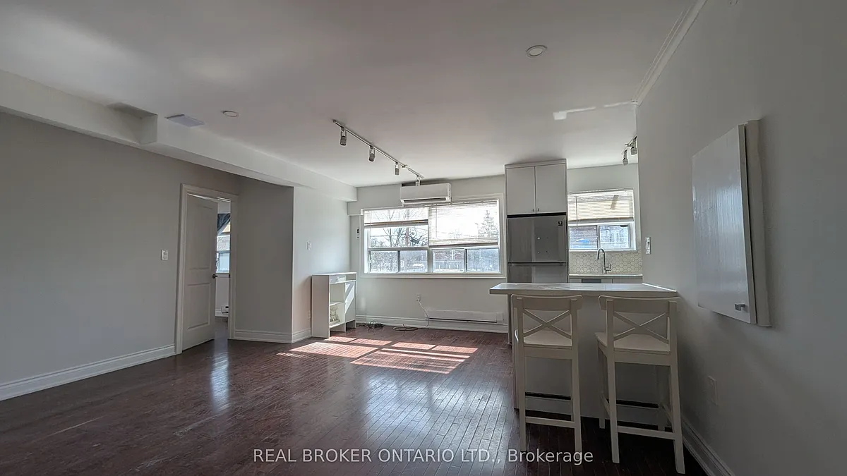 Building Photo - 2209 Gerrard St E #2