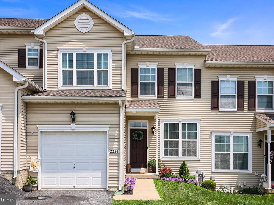 1st image of 2234 Live Oak Ln #2234