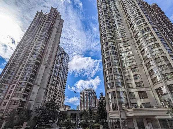 3888 Duke Of York Blvd, Mississauga, ON