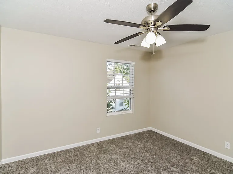 1449 Westview Dr — Photo 12