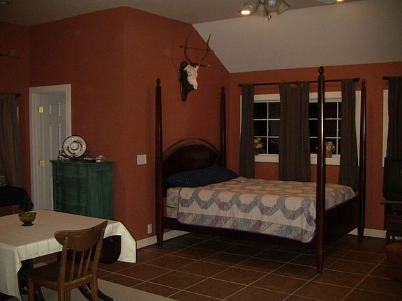 apartment above garage